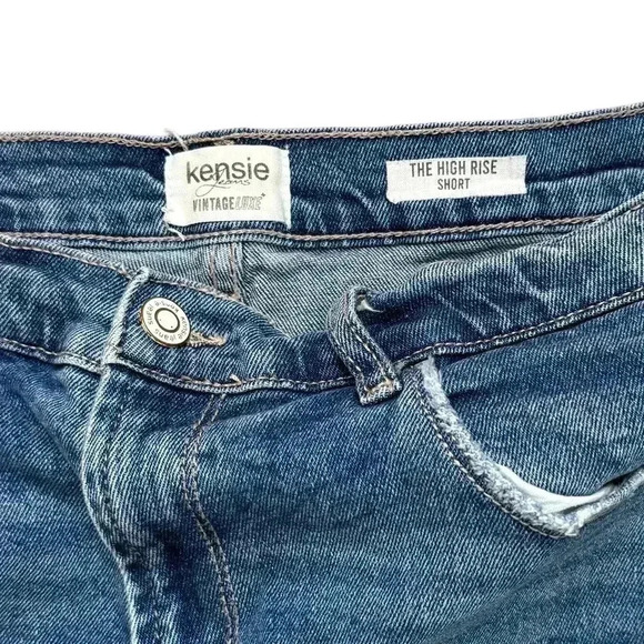 {Kensie} "The High Rise Short" Distressed Ripped Cutoff Stretch Denim Shorts - Picture 3 of 5